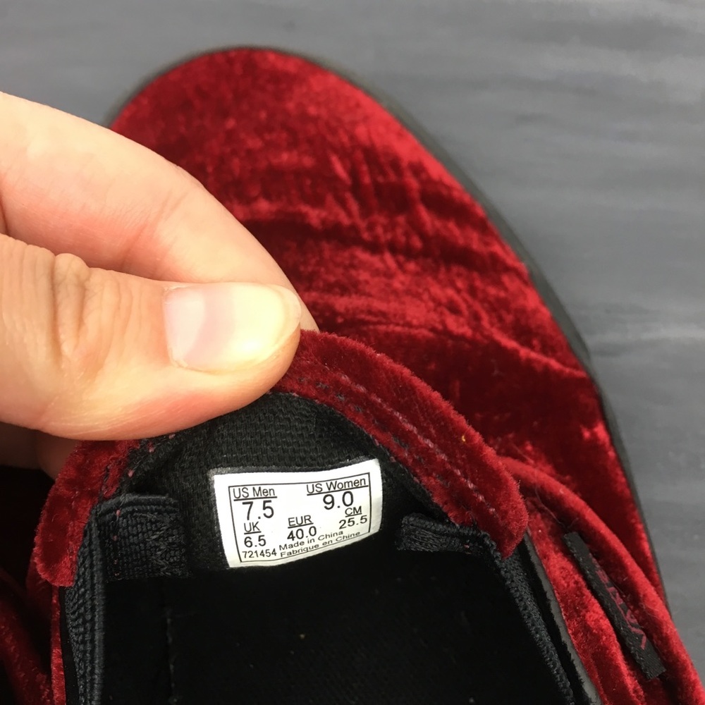 Vans Slip-On Sneakers Burgundy Velvet with Black Sole - Picture 5 of 6